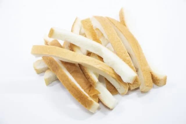 【悲報】人類、パンの耳が不味い問題を未だに解決出来ない