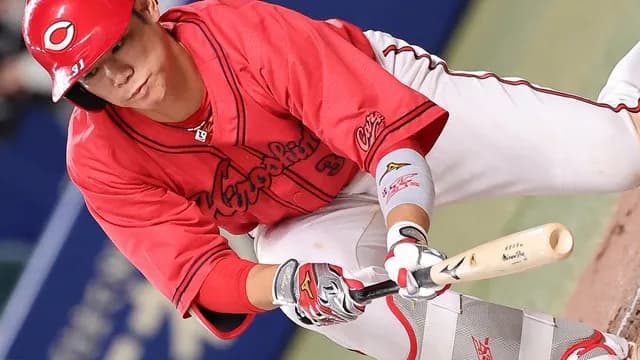 カープ坂倉にバント指示←この采配がカープファンの間で賛否両論