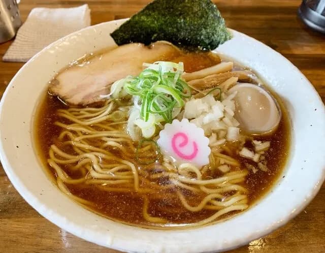 なんかラーメンといえば普通は醤油ラーメン、みたいな風潮が気に入らんのやが
