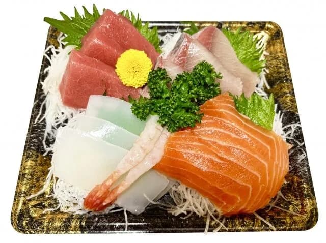 お刺身とかお寿司のパックにわさびどころかお醤油入ってないやつあるでしょ