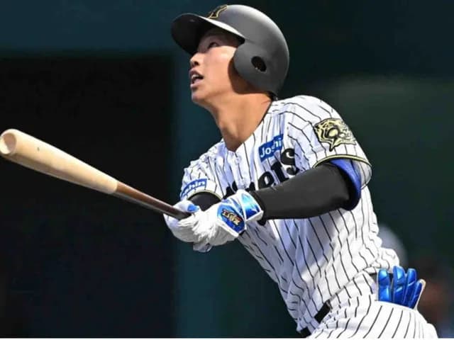 阪神２軍　百崎が顔面に死球受けて緊急交代　担架で運ばれ一時騒然　一度は起き上がるも再び倒れ込む