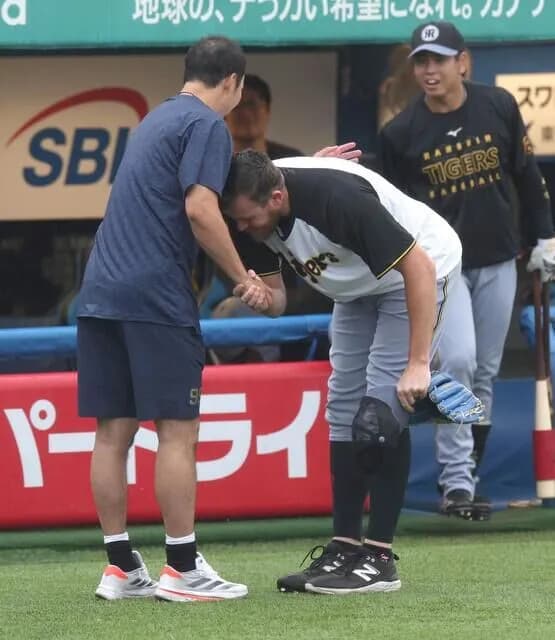 ヤクルト青柳に阪神の選手が90度のお辞儀で挨拶