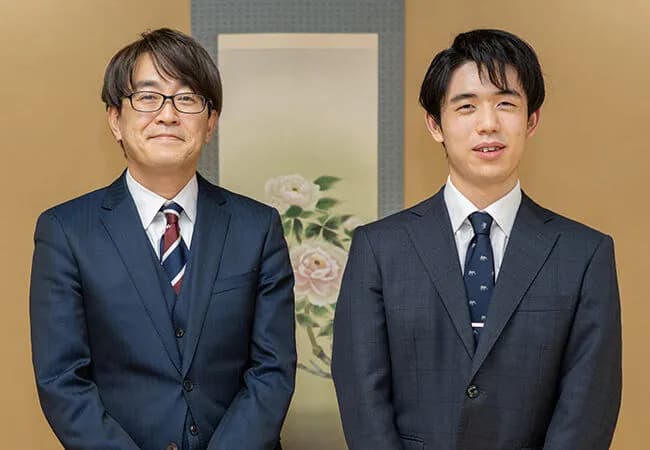 日本将棋連盟さん藤井聡太・羽生善治が正座のしすぎで膝を悪くしてるのにルールを改正する気がない