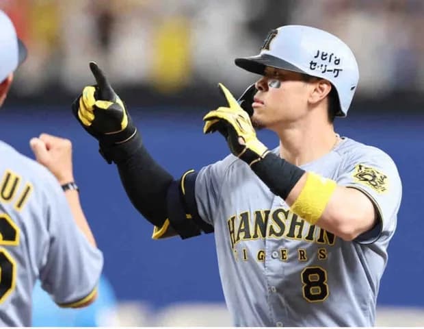 阪神・佐藤輝が8回に同点打！「良いところに飛んでくれた」　5日の逆転3ランに続き、勝負強さを発揮