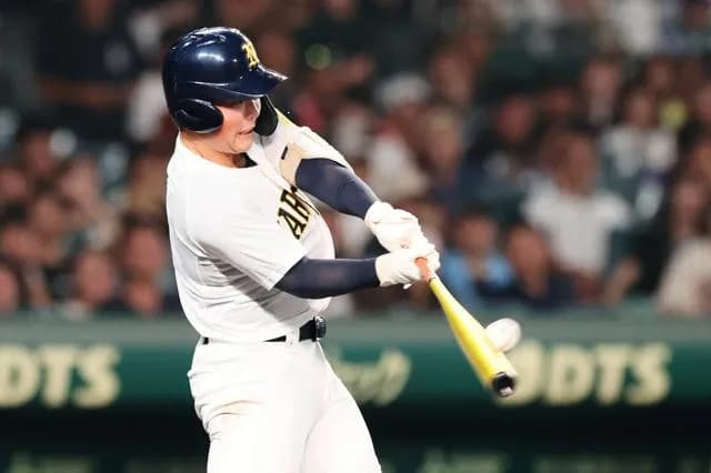 【悲報】鳴門高校エース、バントのサインが出ていたのにホームランを打ってしまう