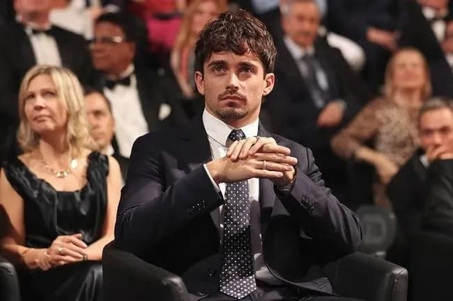 【悲報】年俸51億のF1ドライバー勝ち組すぎて鬱ｗｗｗｗｗｗｗｗｗ