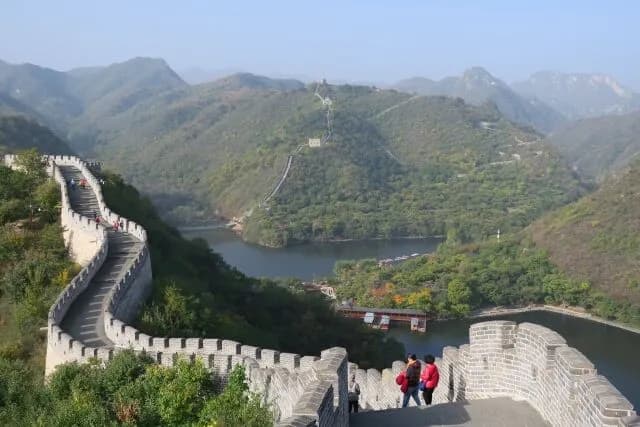 万里の長城←日本列島の7倍の長さですw