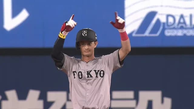 巨人・乙坂、約1500日ぶりのハマスタで恩返しのツーベース