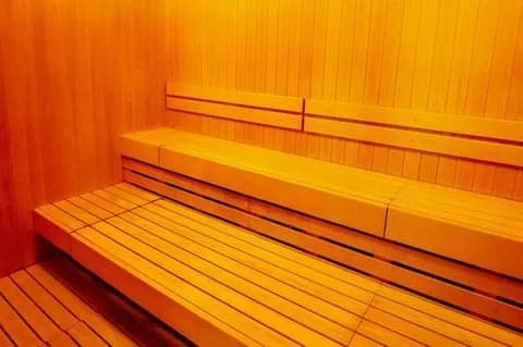 【悲報】盆休みの弱男「パチンコ行ってぇ風俗行ってぇサウナ行ってぇ…シメは焼肉！w」←これ