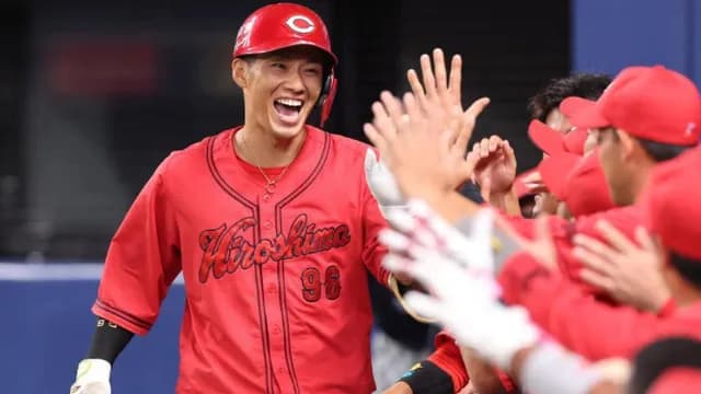 カープ中村奨成、5号先頭打者ホームラン！二桁本塁打も射程圏