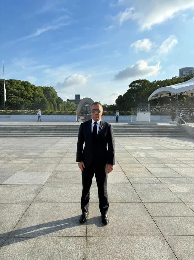 【画像】イスラエル大使「広島で亡くなられた方々と、平和の為にお祈りを捧げました。🙏」