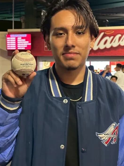 大谷のホームランボールをとった男性「翔平が好きだからとっておくよ」隣にいた母「売るわよ！」