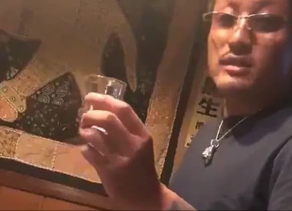 【動画】火のついたウォッカを飲んでみた結果ｗｗｗｗｗ