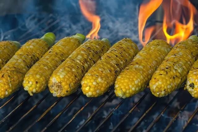 【朗報】祭りの食べ物打線、とても強そう