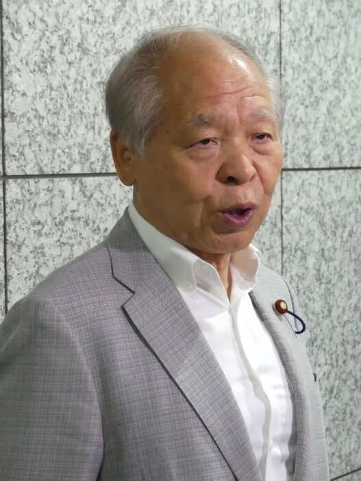 鈴木宗男「ルールを守らずカップラーメン食べた生徒も見逃すな、なぜなら民主主義だからだ