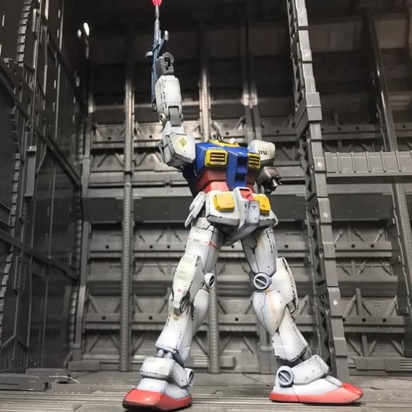 【悲報】初代ガンダム「ラストシューティング！」Z「金縛り突撃！」ZZ「………」