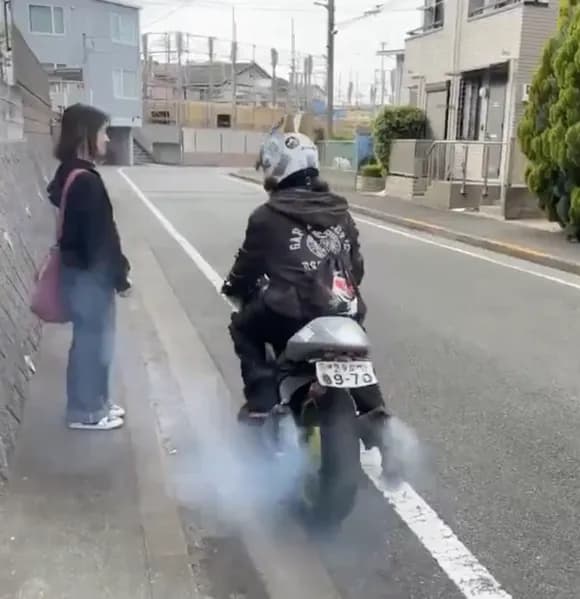 【動画】イキったバイカーさん、秒で事故るｗｗｗｗｗｗｗｗｗｗｗｗｗｗｗｗｗｗ