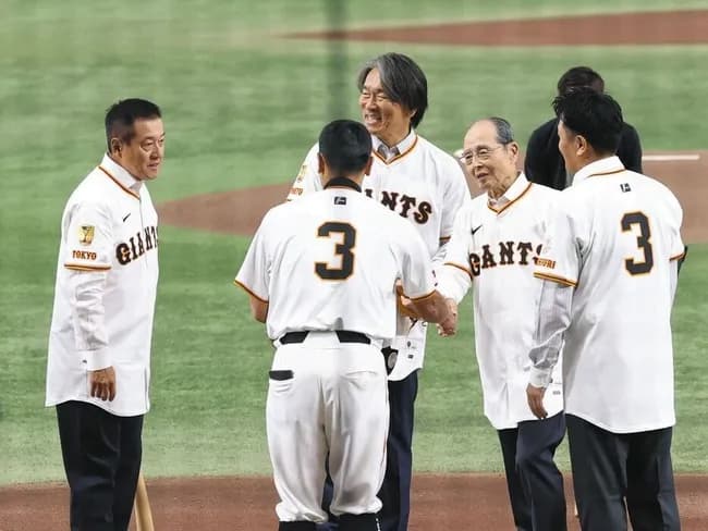 巨人「長嶋茂雄の追悼試合だから松井と王と原と由伸呼びました。」