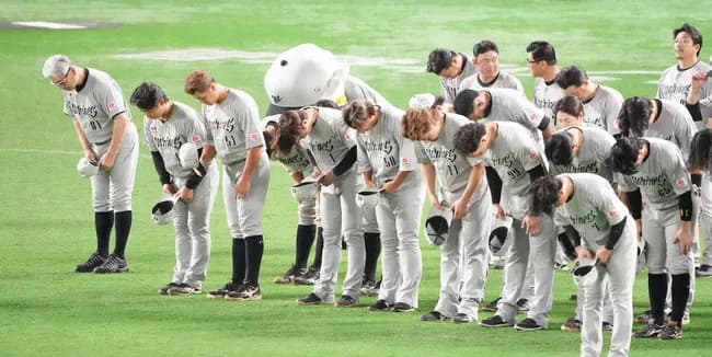 【悲報】ロッテ、今季9度目サヨナラ負け　吉井監督「ミス減らしていかないと」