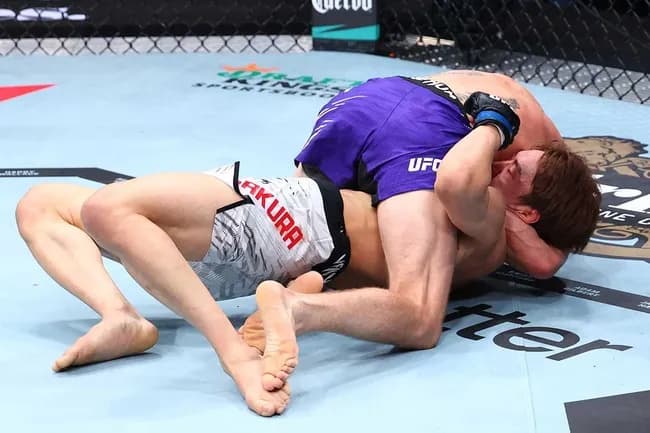 【動画あり】朝倉海さん（31）、ランキング11位の無名選手にギロチンチョーク一本負け