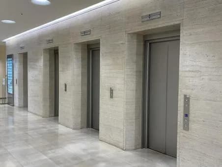 【朗報】物理学者「『エレベーターが落ちたら着地のタイミングでジャンプ』、これ効果あります」