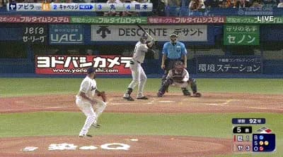 【ヤクルト対巨人18回戦】巨人・キャベッジ、バットをへし折る