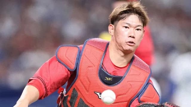 【珍事】カープ坂倉、板倉と間違えられるもその打席でヒットを放つ