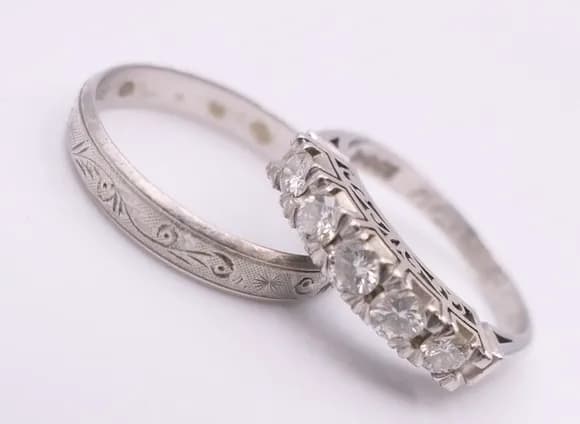 【悲報】彼女に贈る指輪のブランドと言えば？←これで弱男が炙り出せるという事実ｗｗｗｗｗｗ