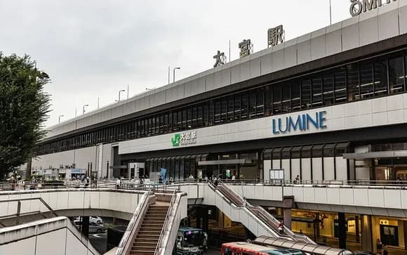 【朗報】埼玉、6大名物が「草加せんべい」「味噌ポテト」「渋沢栄一」「クレヨンしんちゃん」「大宮駅」あと1つは？