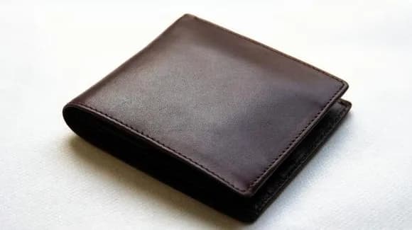 【急募】二つ折り財布に46,200円って高いか？ｗｗｗｗｗｗｗｗｗｗｗｗｗｗｗｗ