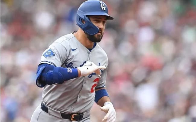 コンフォート(25億).186(339-63) 9本 28打点 96三振 OPS.611←こいつなんで使われてるの？