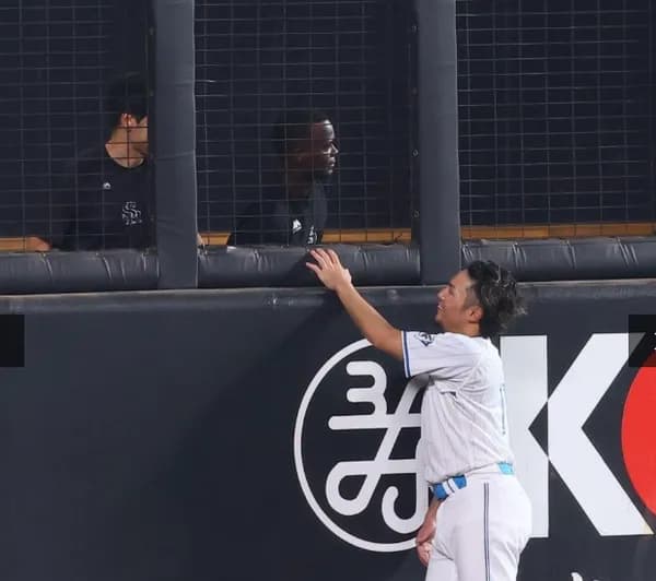 モイネロ、日本ハム・伊藤大海と「釣りトーク」で盛り上がる