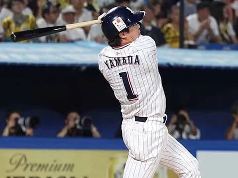 山田哲人(33) 94試合 .221  9本  30打点 3盗塁