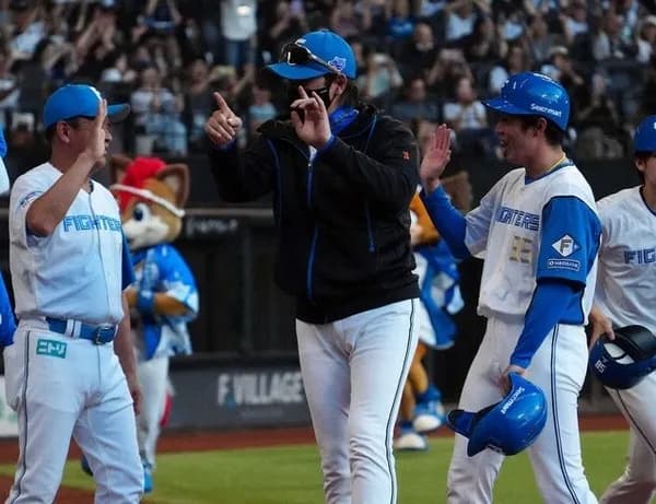 新庄監督、近藤健介への3度の申告敬遠は「山川君においしいチャンスをあげただけですよ」