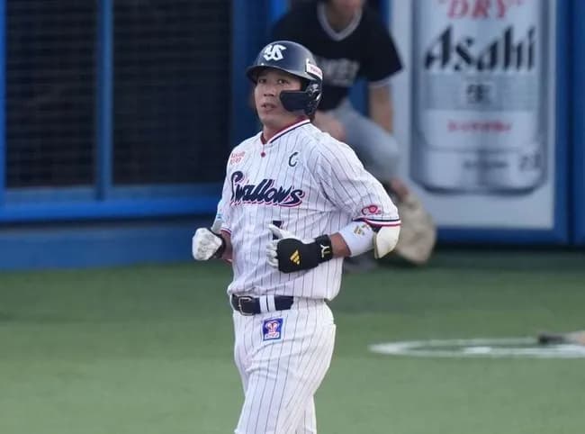 ヤクルト・山田哲人、出場選手登録抹消　24日の阪神戦は「下半身の張り」で途中交代