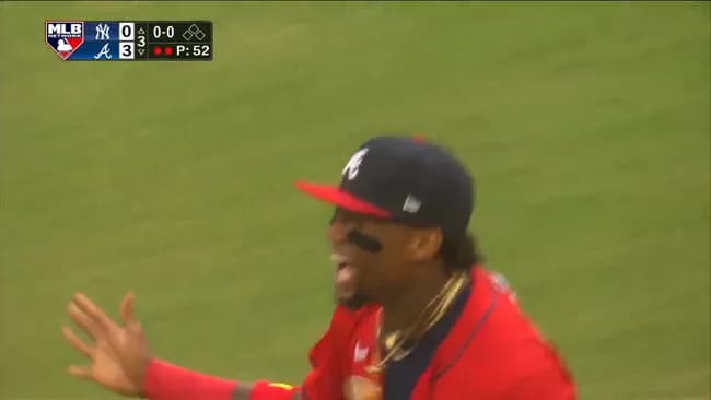 【動画】アクーニャJr.のライトからサードへの助走なしノーバウンド送球ｗｗｗｗｗｗ