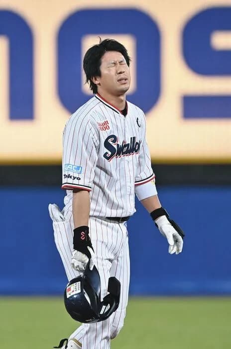 ヤク高津監督、山田哲人抹消に「重くなると今シーズン終わる。『1回休め。10日で戻ってこい』と伝えた