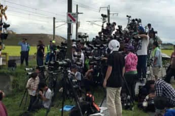 撮り鉄6人組、万博会場で万引きして6人まとめて逮捕