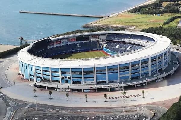 【疑問】なぜ人類はたまに海沿いに野球場を建ててしまうのか