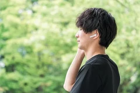 【悲報】イヤホン長時間使用で「耳カビ」が流行るwwwwwww