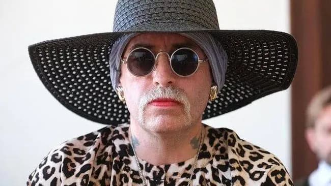 【朗報】LGBTQヘイトで逮捕された男性、よく考えたら性自認が女性だった事に気付いて女性刑務所へ