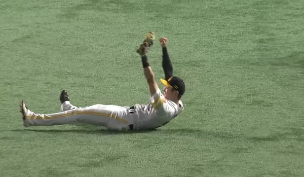 9月ホークス、周東佑京のファインプレーで最高すぎるスタート