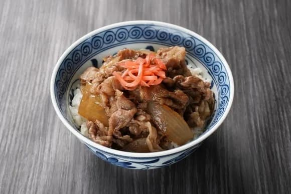 【悲報】女性から牛丼奪い食べたうえ、女性を抱いた男逮捕ｗｗｗｗｗｗｗｗｗ