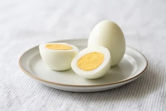 三大ゆで卵にかけて食べると美味いの「塩」「マヨネーズ」