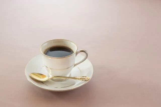 ワイ(15)「コーヒーまっず！」ワイ(20)「コーヒーまっず！」ワイ(25)「コーヒーまっず！」