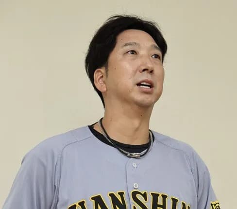 藤川球児監督、試合中にベンチ裏のパイプイスを蹴り上げていた
