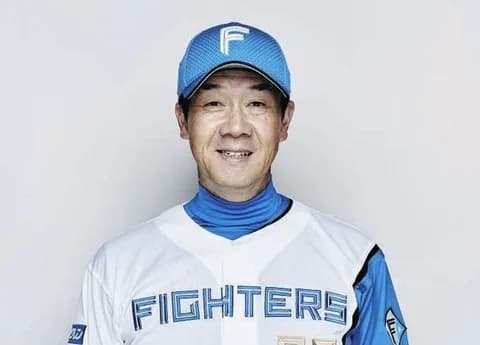 折れたバットが頭部直撃の日本ハム・八木コーチ、意識はあり会話はできる状態　新庄監督は試合後「八木さんが心配」とコメント