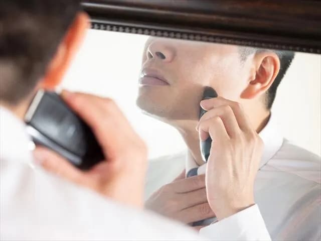 【悲報】髭剃り、めんどい