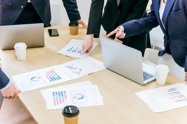 「会社員」って何してんの？