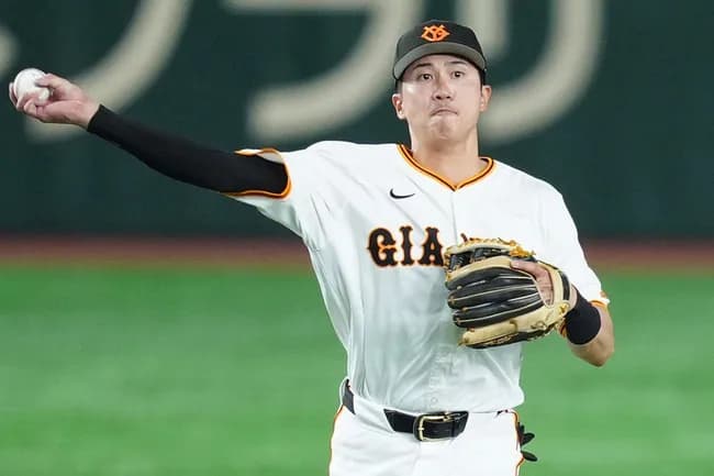 巨人投手陣、泉口の前でうっかり小園首位打者をサポートしてしまう